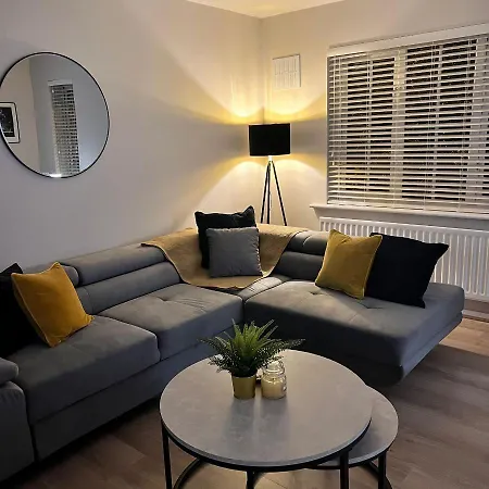 Stunning 2 Bedroom Centre With Free Parking