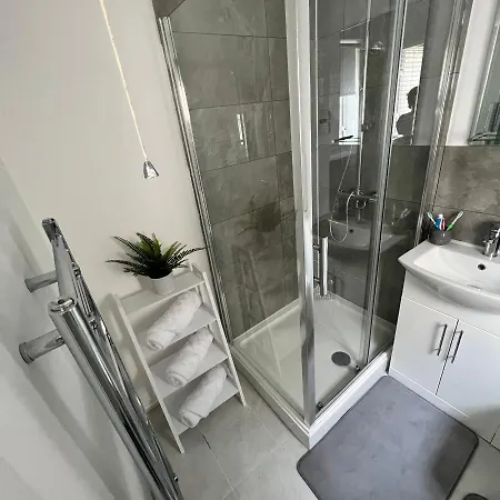 Stunning 2 Bedroom Centre With Free Parking * Birmingham